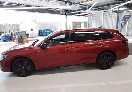VW Passat Volkswagen Variant 1.5 TSI DSG eHybrid R-Line Navi IQ.Light DAB+ FrontAssist