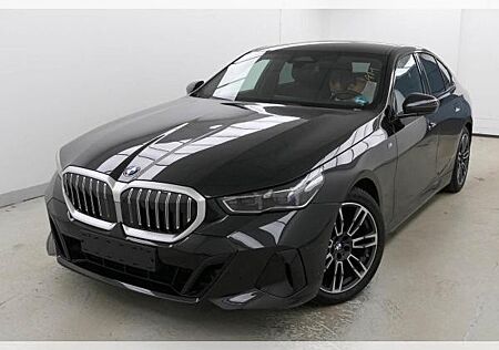 BMW 520 d xDrive M Sportpaket*AHK*Komfortsitz*Sitzbelüftung*