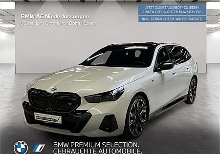 BMW i5 M60 xDrive Touring 8-fach Bereift
