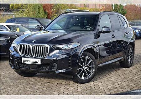 BMW X5 xDrive 30d M-Sport, LiveCptProf, Iconic Glow, Ad.LED, Harm/Kard, AHK, Pano, Soft-Close uvm.