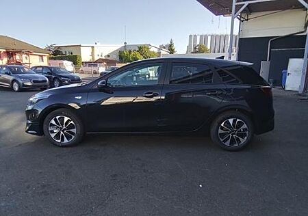 Kia Cee'd Ceed Silver 1.5 T-GDI 6-Gang