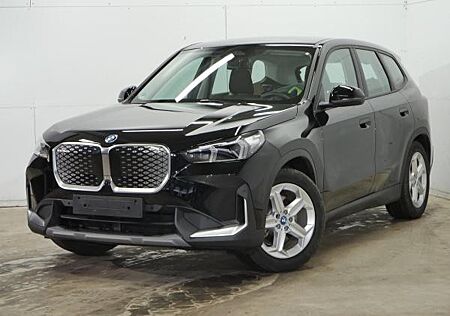BMW iX1 xDr. 30e LC Prof., HuD, Keyless, Parkass. +, DAB, uvm.