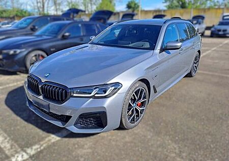 BMW 530 e Touring M-Sport Pro 19 HuD Sitzklima 360°-KAMERA
