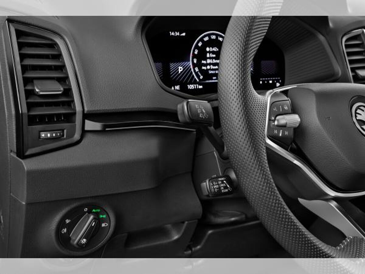 Skoda Karoq Sportline 2.0l TDI DSG AHK/NAVI/MATRIX bild