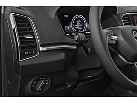 Skoda Karoq DSG Selec ACC Kam SideA SHZv/h Kessy SunS Skoda Karoq DSG Selec ACC Kam SideA SHZv/h Kessy SunS