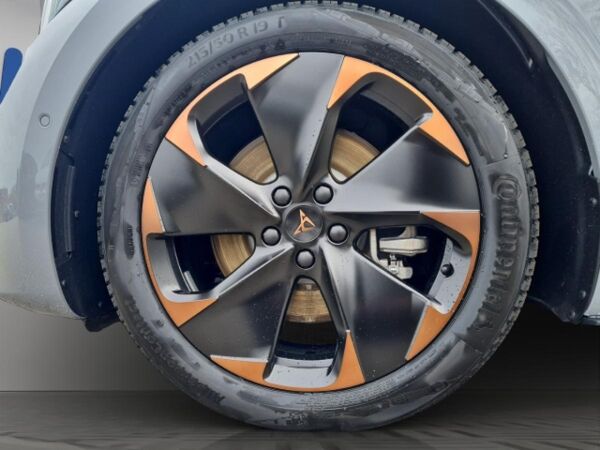 Cupra Born RFK,360°Camara,A/C,SHZ,ACC,DAB+,LED bild 4