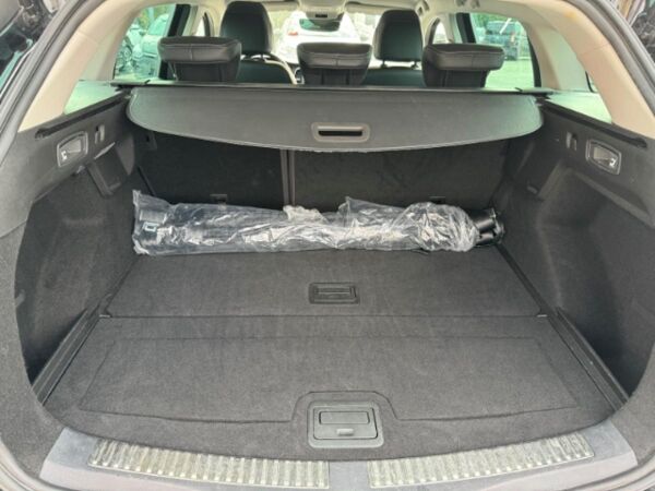 Renault Megane IV Grandtour AUTOMATIK  🚀 Bereit für Familie, Business und Abenteuer 🌎 bild 6