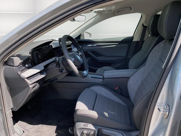 Skoda Superb Combi 2.0 TDI DSG Selection bild 3
