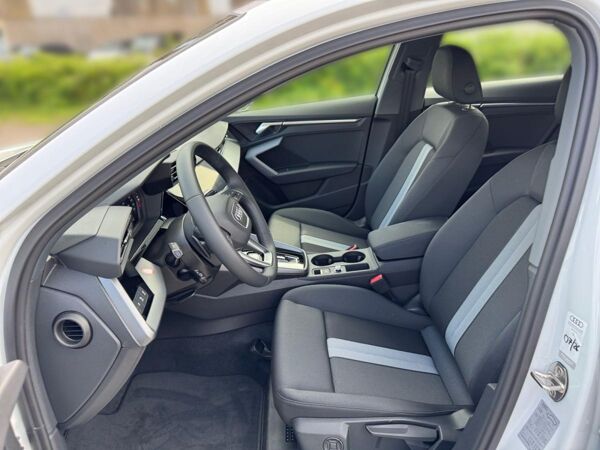 Audi A3 Sportback 35 TFSI LED KAM ACC SMARTPINTER SHZ bild 7