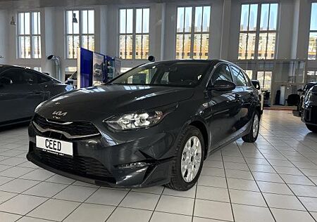 Kia Cee'd Ceed Versicherung ** Vision Metallic Navi Rückfahrkamera Shz Lagerfahrzeug