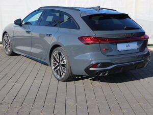 Audi RS5 RS 5 Limousine tiptronic*0,5%*HuD*SPORT PAKET* bild 6