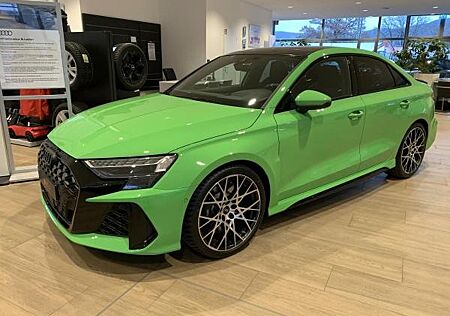 Audi RS3 Limousine Matrix*Nappa*RSSportabgasanlage*Pano-sofort verfügbar