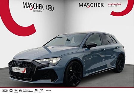 Audi RS3 Sportback Pano SportAGA Matrix DesPak Kamera HuD SONOS
