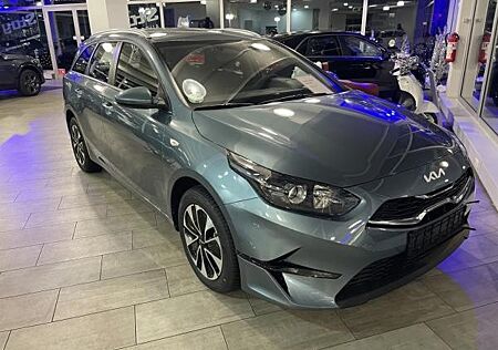 Kia Cee'd Ceed Sportswagon MJ25 1.5 T-GDI Navi Kamera SHZ PDC