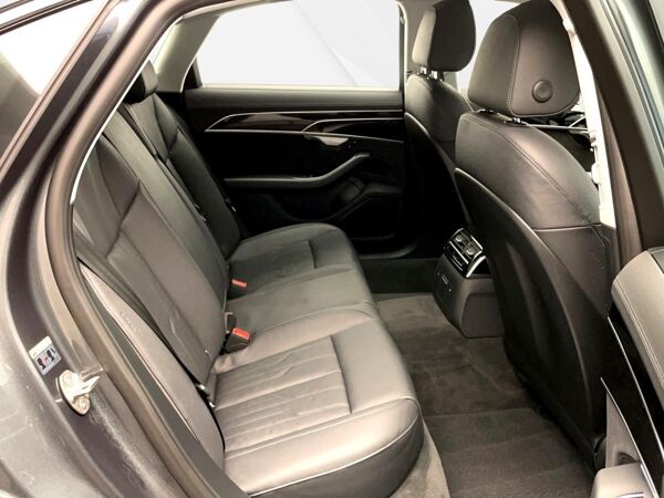 Audi A8 50 TDI daytona black bild 6