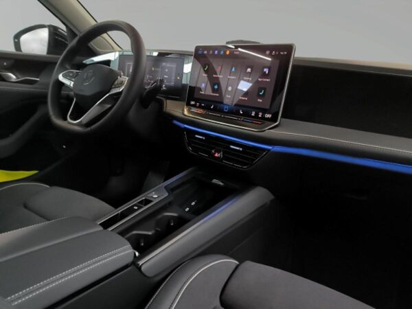 Volkswagen Passat Business 1,5 eTSI DSG AHK Keyless SHZ LED bild 6