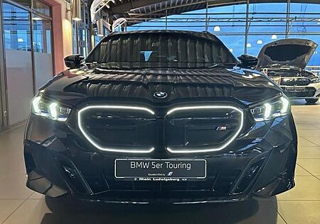 BMW i5 M60 xDrive Touring SOFORTVERFÜGBAR!!!!!!!!!