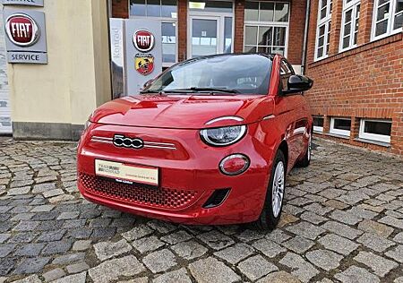 Fiat 500E RED Cabrio 42 KWH - Komfort Paket - sofort verfügbar