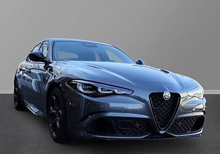 Alfa Romeo Giulia Quadrifoglio 2.9 V6 Bi-Turbo 520PS AT8 SHZ Navi **NUR FÜR GEWERBE**