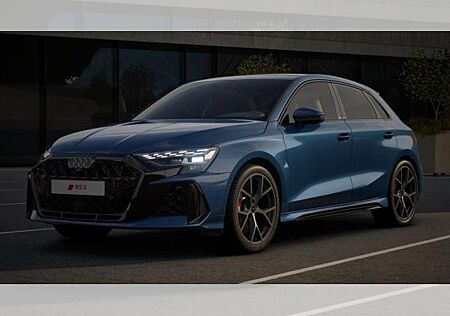 Audi RS3 Sportback Panoramadach Rückfahrkamera Assistenzpaket Fahren + Parken I Wartung +42€