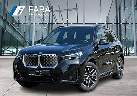 BMW iX1 eDrive20 M Sportpaket DAB LED Pano.Dach RFK