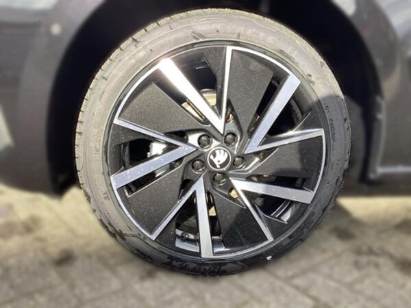Skoda Scala 1,0 TSI DSG Tour AHK*18'*BLACK*EMOTION* bild 7