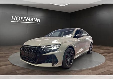 Audi RS3 Limousine / RS-Dynamikpaket / Exclusive Kreide / Schalensitze / Carbonpaket