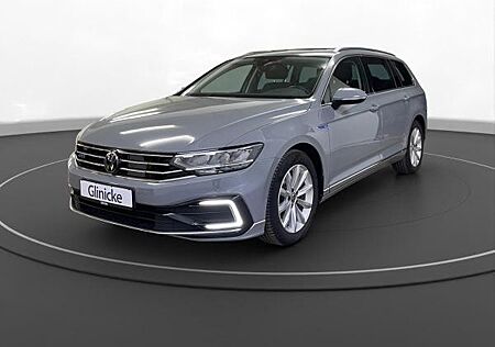 VW Passat Volkswagen Variant GTE AHK Pano LED Navi PDC+RFK ACC