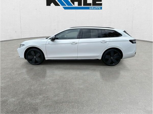 Volkswagen Passat 2.0 TDI DSG SCR R-Line SOFORT VERFÜGBAR BlackStyle ProMax Standhzg Pano AHK bild 4