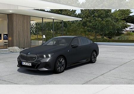 BMW i5 M60 xDrive Frozen Grey