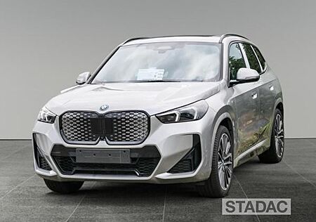 BMW iX1 xDrive30 M-Sport,Innovation,AHK,Panorama,360°