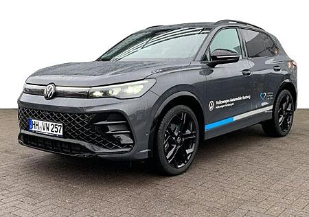 VW Tiguan Volkswagen R-Line 1,5 l eTSI DSG AHK Panoramadach