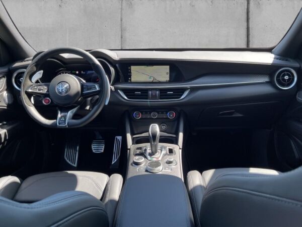 Alfa Romeo Stelvio Quadrifoglio Q4 2.9 PDC+KAMERA+LEDER+SHZ+CARPLAY bild 3