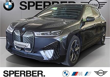 BMW iX 50 xDr. LC Prof., HuD, AHK, Pano., Dr. Ass. Prof., Parkass. +, Harm./Kard., uvm.