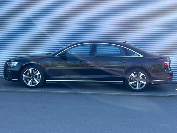 Audi A8 60 TFSIe QUATTRO Lang+INDIVIDUALKONTURSITZE+ bild 5