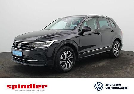 VW Tiguan Volkswagen Active 2.0 TDI / Navi, App, LED, ACC, SHZ