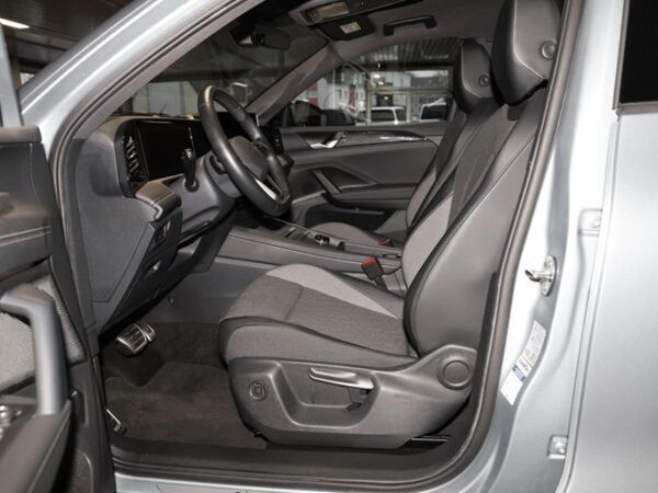 Volkswagen Tiguan 2,0 TDI DSG Goal ACC AHK LED AreaView Navi 19" bild 6