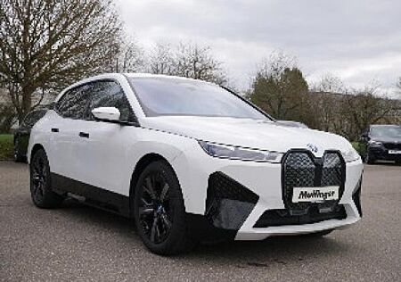 BMW iX x40 HUD Leas ab 444,- brutto 0,- Anz. Laser AHK