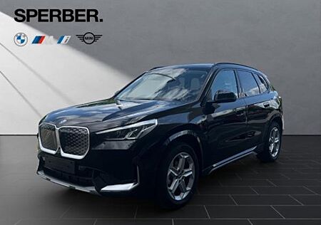BMW iX1 eDr.20,xLine,Travel Pkt.,Lenkradhzg.,AHK,Panorama,uvm.