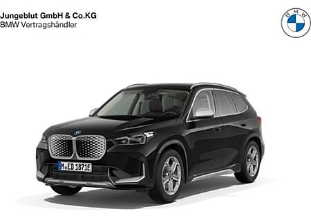 BMW iX1 xDrive30 xLine AHK/Sitzhg./Adapt.LED-Scheinw./DriveAssist.