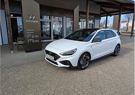 Hyundai i30 N Line 1.5 T-GDI Sportpaket El. Panodach Navi, LED