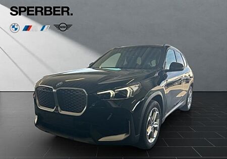 BMW iX1 eDrive20,Travel.-Pkt.,Premium-Pkt.,AHK,Lenkradhzg.,Aktivsitz,uvm.
