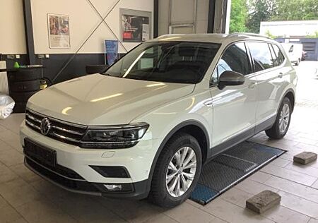 VW Tiguan Allspace Volkswagen 2.0 TDI High. 4M DSG Navi HeadUp