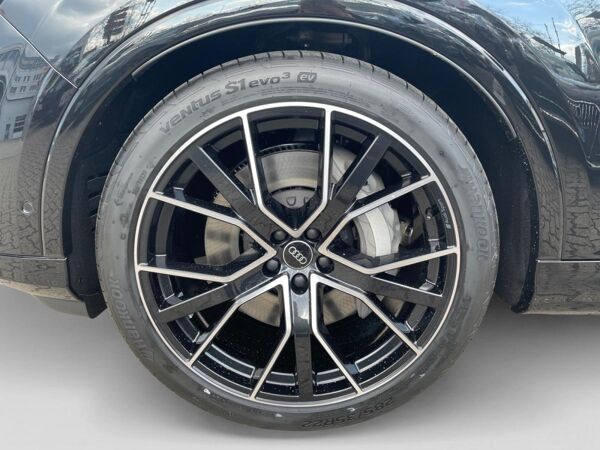 Audi Q7 55TFSIe qu S line Matrix AHK Pano B&O bild 5