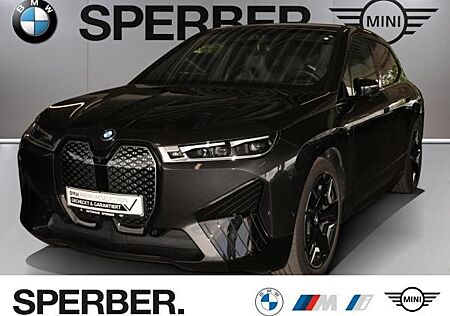 BMW iX xDrive50, "M Sport", DrivAssProf., ParkAssProf., Pano., B&W, Keyless, SoftClose, uvm.