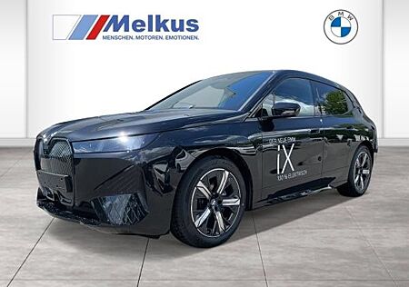 BMW iX xDrive45 - Facelift - Driving Assistent Professional - Anhängerkupplung - Lenkradheizung