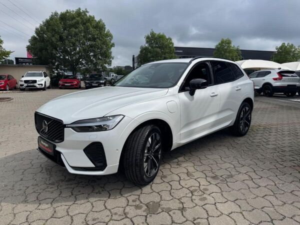 Volvo XC60 T6 AWD Plus Dark+LagomPak+AHZV+SOFORT bild 3