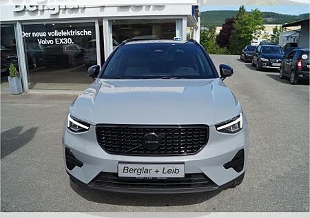 Volvo XC 40 XC40 B4 Benzin 2WD Plus Black Edit. DKG/AHK/BLIS **PRIVAT**