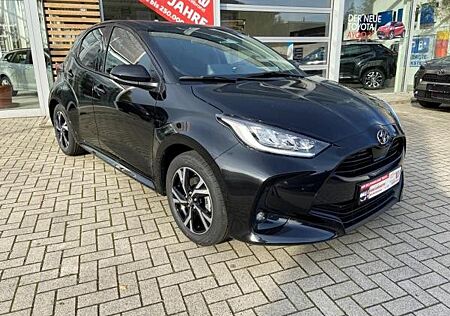 Toyota Yaris Teamplayer Hybrid 1,99 % LED ACC Apple CP