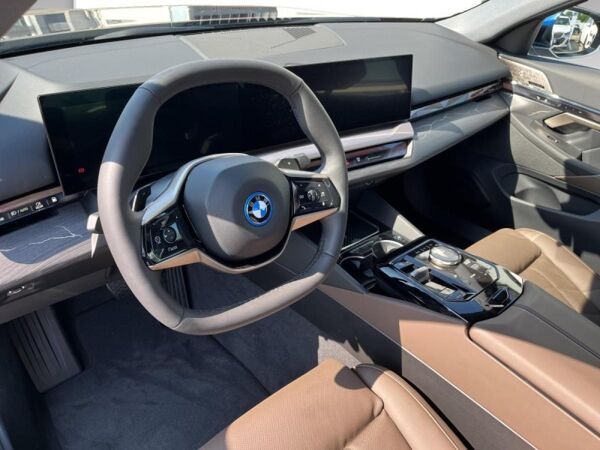 BMW 550 e xDrive Comfort Paket AHK uvm. bild 4